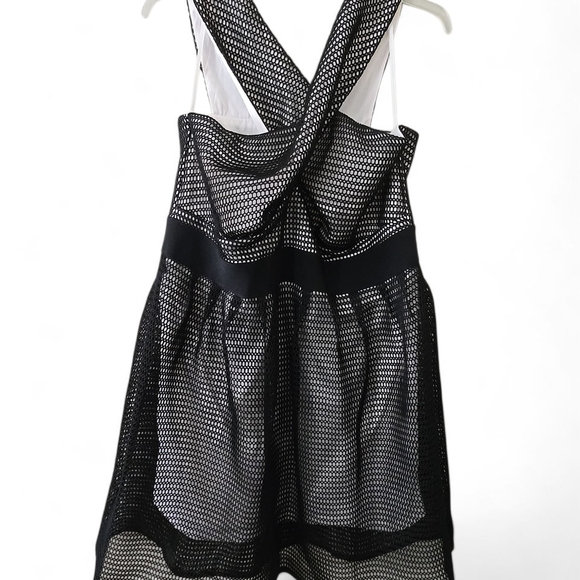 PLUS SIZE*****Jameela Jamil Dress in Black and White - Picture 3 of 6